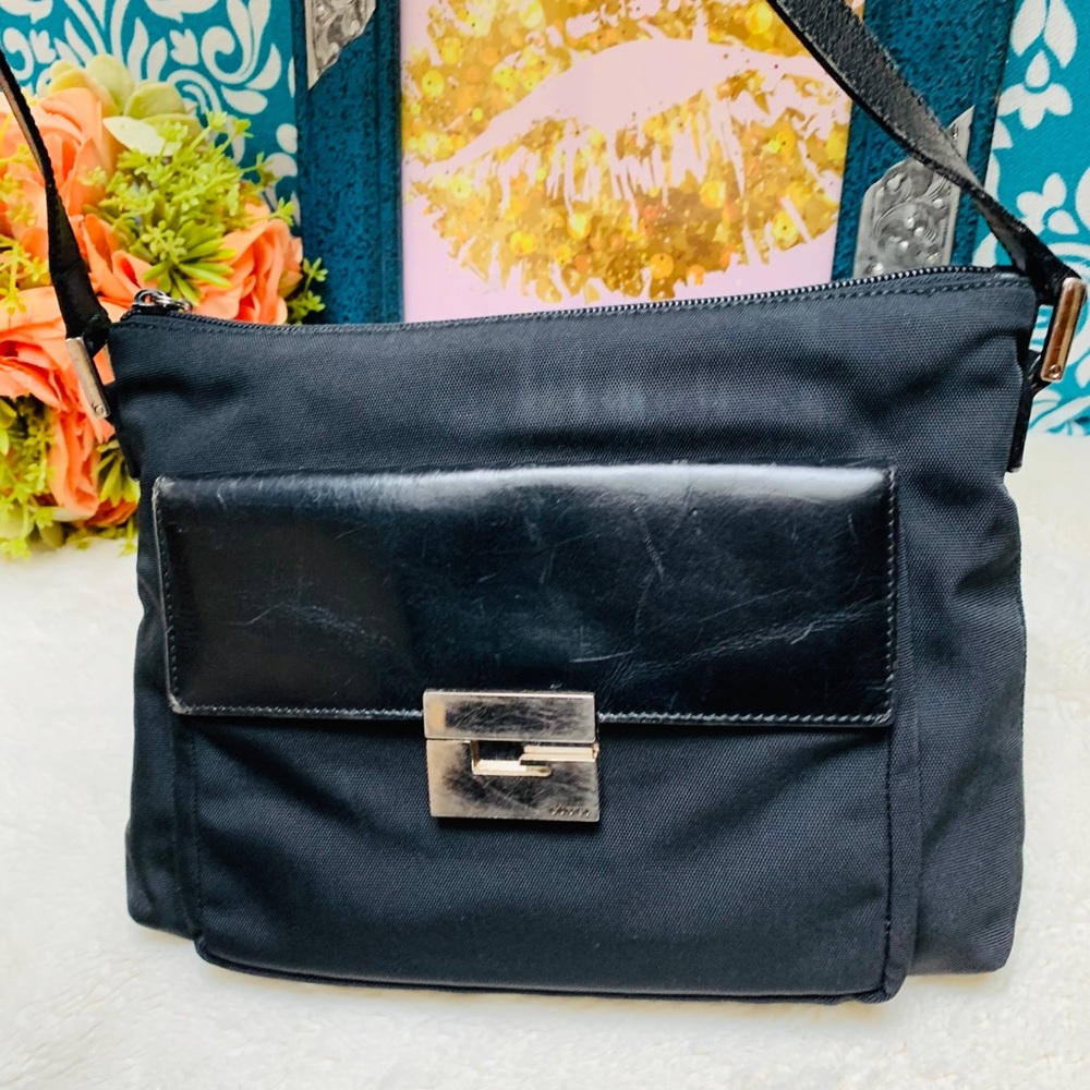 Gucci Vintage Black Nylon/ Leather Shoulder Bag